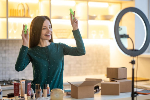 Sustainable Makeup Trends Gain Momentum as Consumers Prioritize Ingredient Transparency