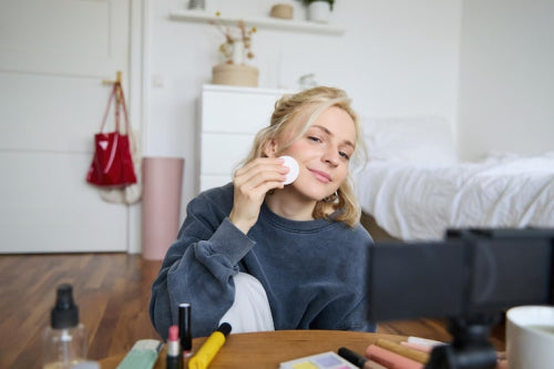 Daily Makeup Habits That Improve Skin Health