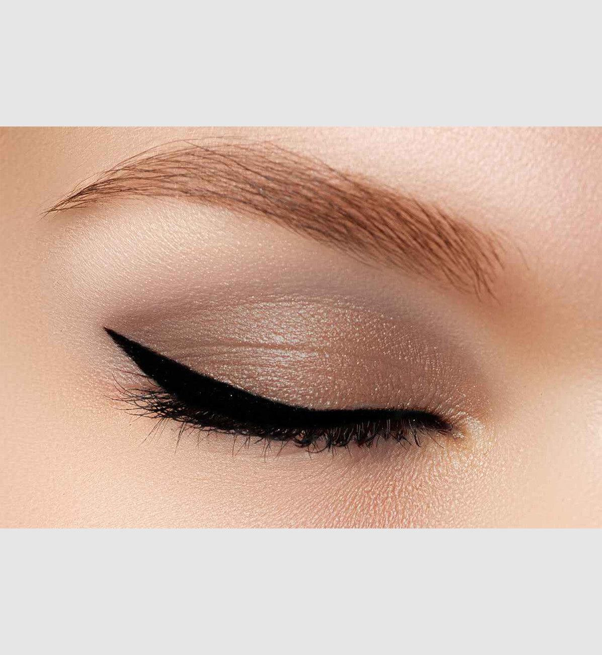 Illuminating Eyeshadow Refill Pan