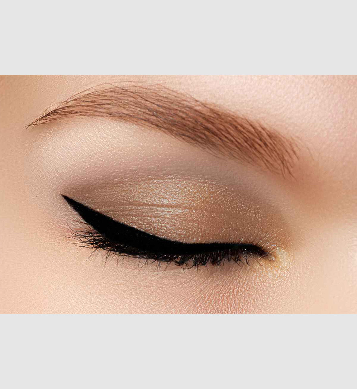 Illuminating Eyeshadow Refill Pan